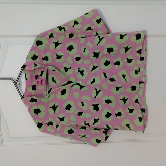 Super fun active top - Picture 3 of 4